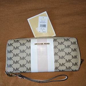 Michael Kors Beige and White Women's Wallet